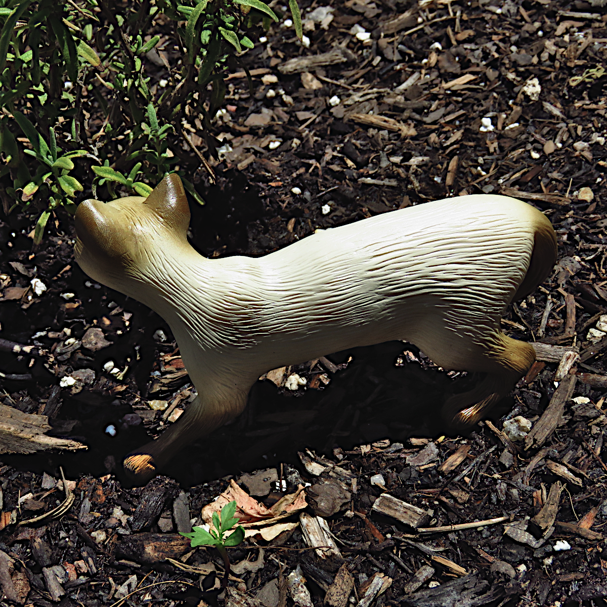 "Simple Siamese"—a handmade resin cat figurine
